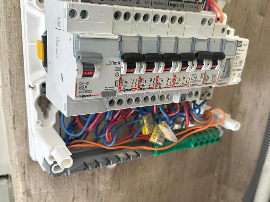 Tableau électrique par un électricien à Paris